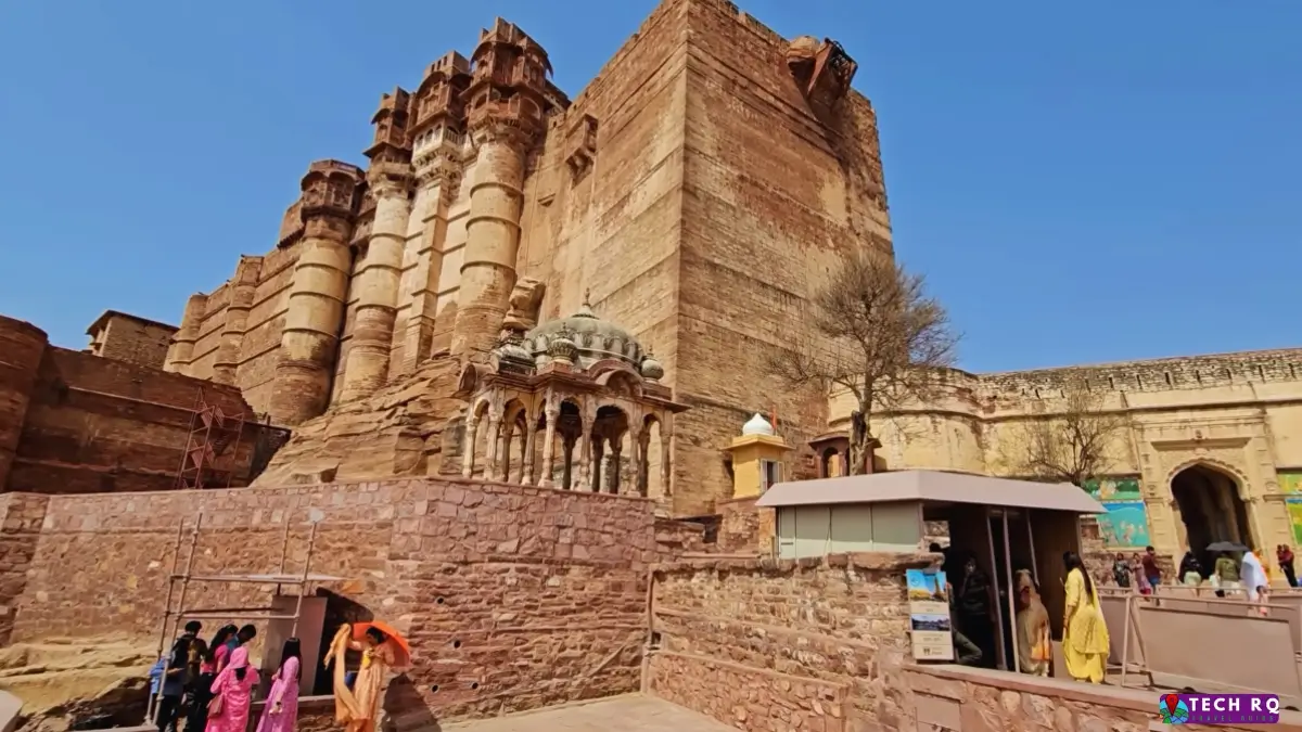Best Hostels in Jodhpur Near Mehrangarh Fort for Tourists  किले के पास बेहतरीन हॉस्टल्स